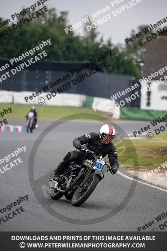 Vintage motorcycle club;eventdigitalimages;mallory park;mallory park trackday photographs;no limits trackdays;peter wileman photography;trackday digital images;trackday photos;vmcc festival 1000 bikes photographs